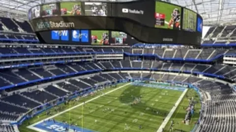 加拉塔萨雷教练因不当言论被控损害足球声誉